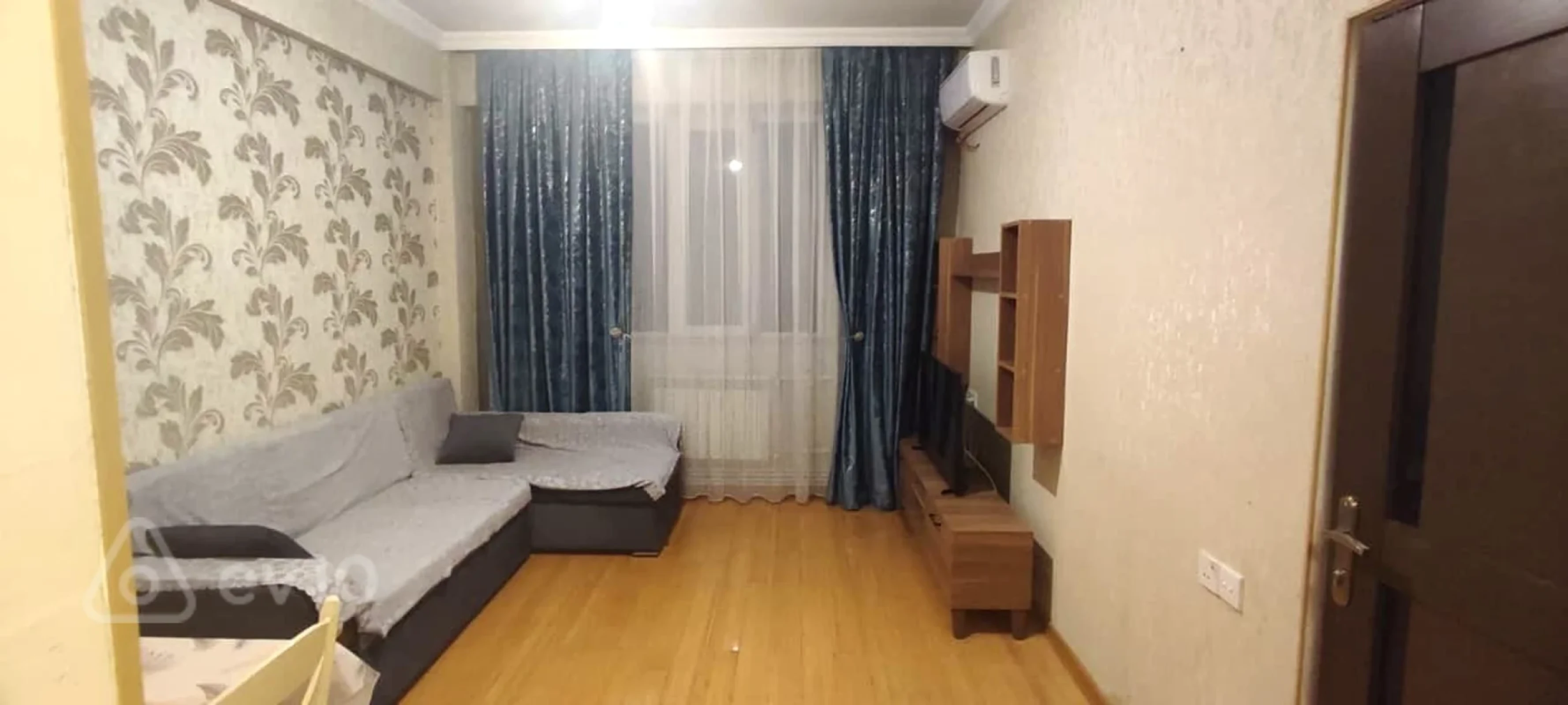 Kirayə verilir 2 otaqlı köhnə tikili 70 m²