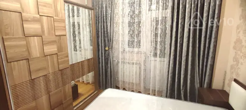 Kirayə verilir 2 otaqlı köhnə tikili 70 m²