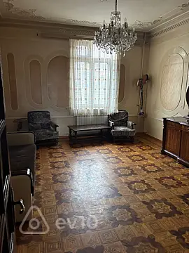 Kirayə verilir 3 otaqlı köhnə tikili 120 m²
