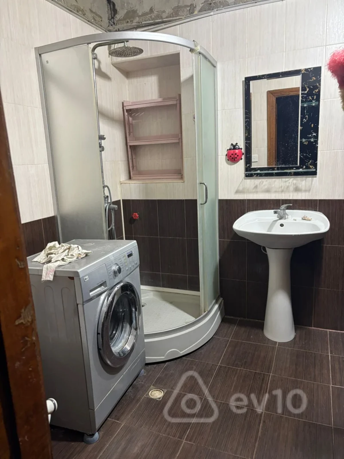 Kirayə verilir 3 otaqlı köhnə tikili 120 m²