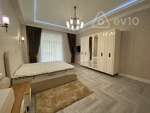 Kirayə verilir 4 otaqlı yeni tikili 220 m²
