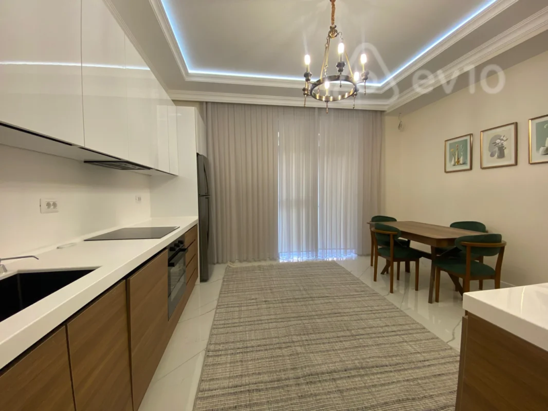 Kirayə verilir 4 otaqlı yeni tikili 220 m²