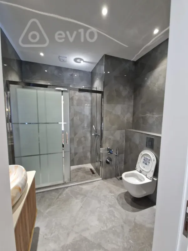 Kirayə verilir 4 otaqlı yeni tikili 220 m²