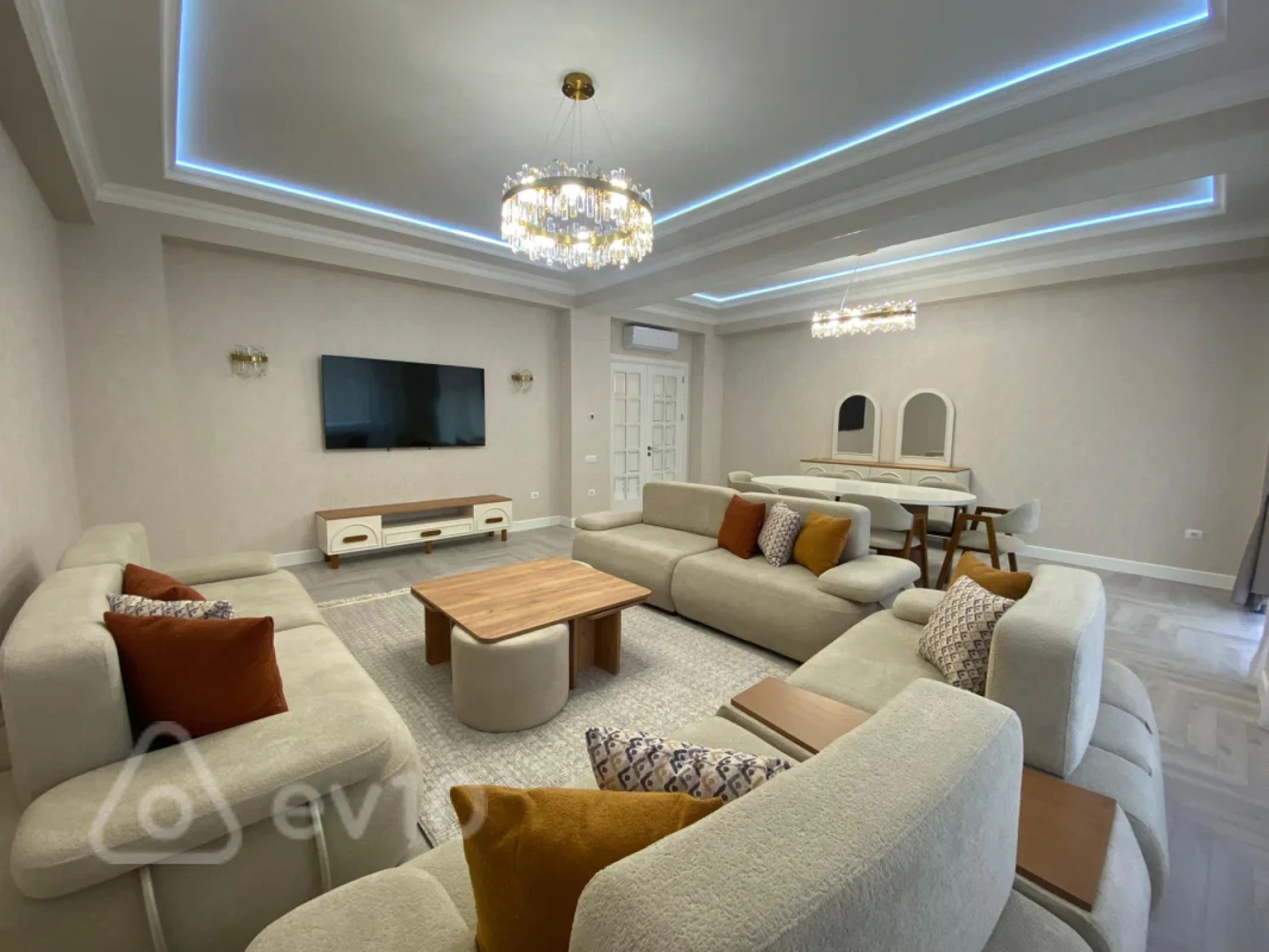 Kirayə verilir 4 otaqlı yeni tikili 220 m²
