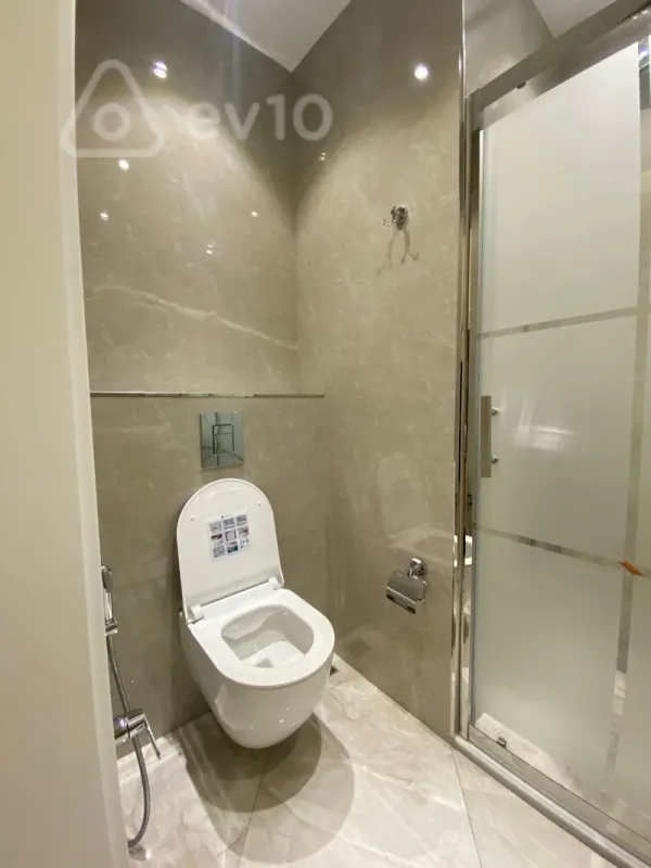 Kirayə verilir 4 otaqlı yeni tikili 220 m²