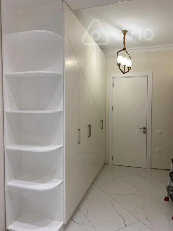 Kirayə verilir 4 otaqlı yeni tikili 220 m²