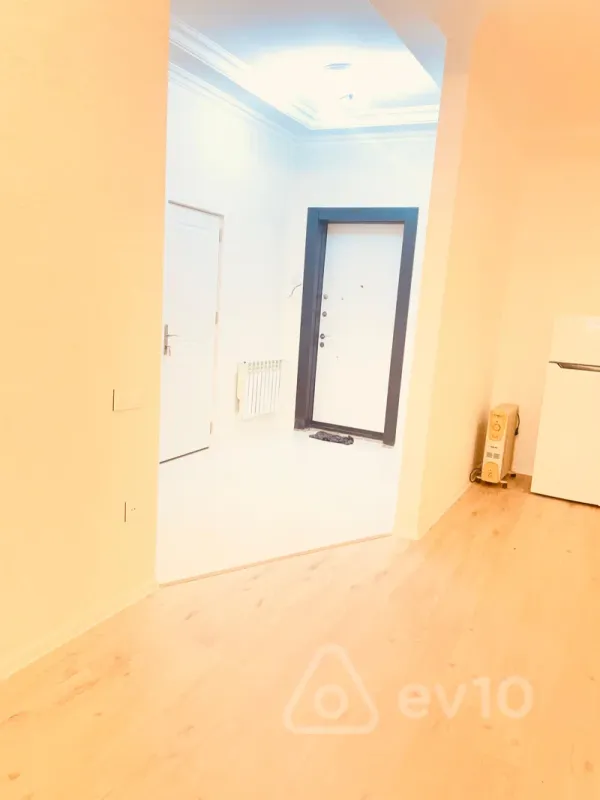 Kirayə verilir 2 otaqlı yeni tikili 70 m²