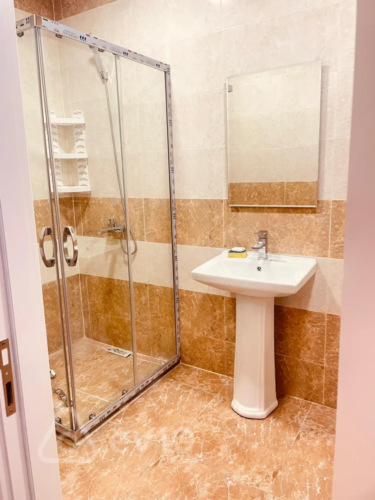 Kirayə verilir 2 otaqlı yeni tikili 70 m²