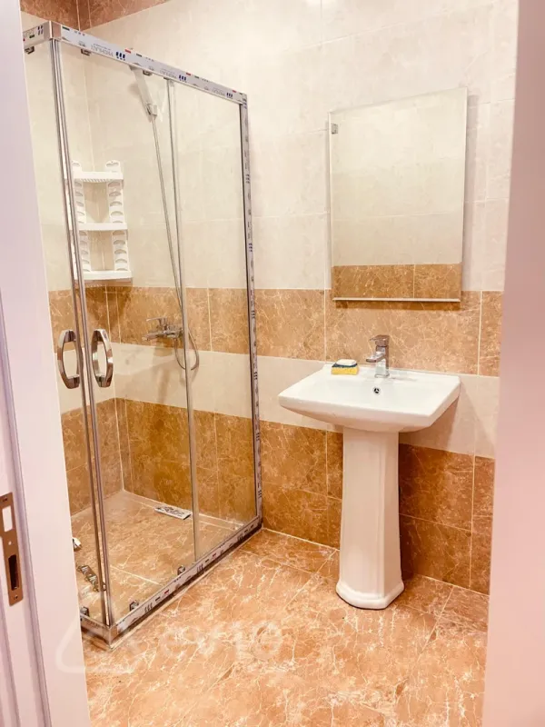 Kirayə verilir 2 otaqlı yeni tikili 70 m²