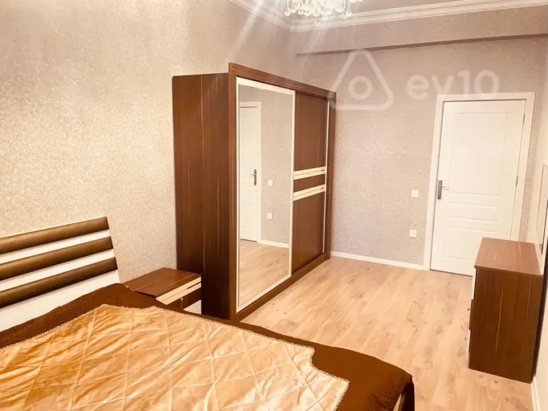 Kirayə verilir 2 otaqlı yeni tikili 70 m²