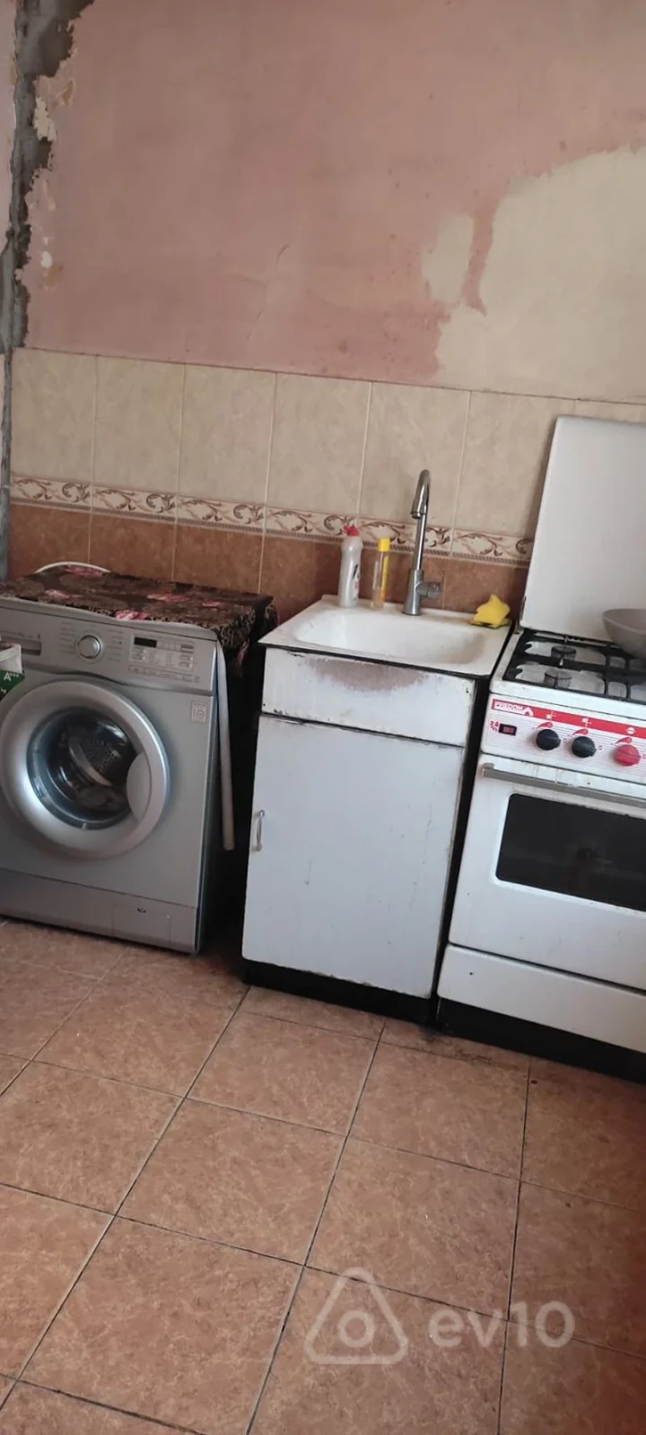 Kirayə verilir 3 otaqlı köhnə tikili 55 m²