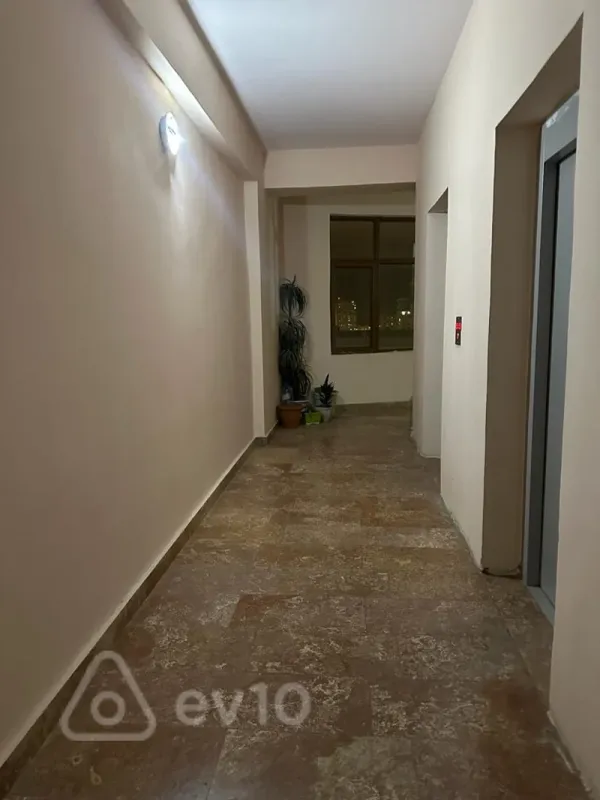 Kirayə verilir 3 otaqlı yeni tikili 148 m²