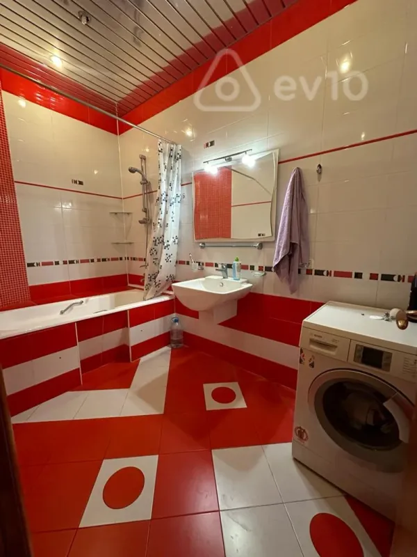 Kirayə verilir 3 otaqlı yeni tikili 148 m²