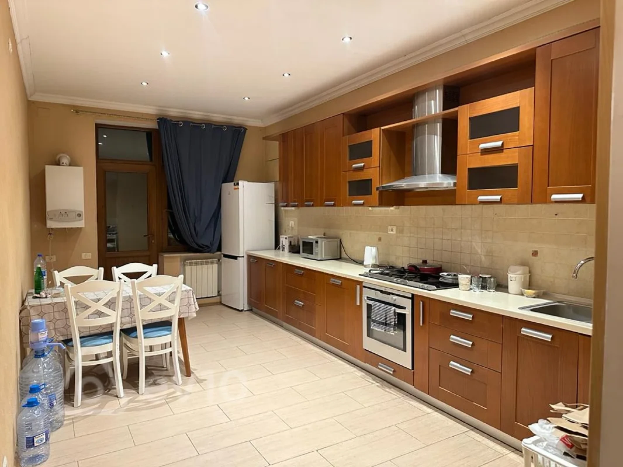 Kirayə verilir 3 otaqlı yeni tikili 148 m²