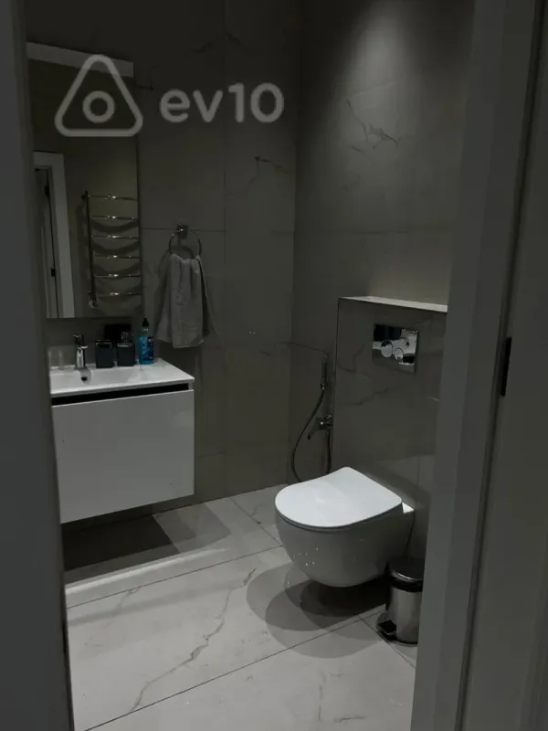 Kirayə verilir 2 otaqlı yeni tikili 72 m²