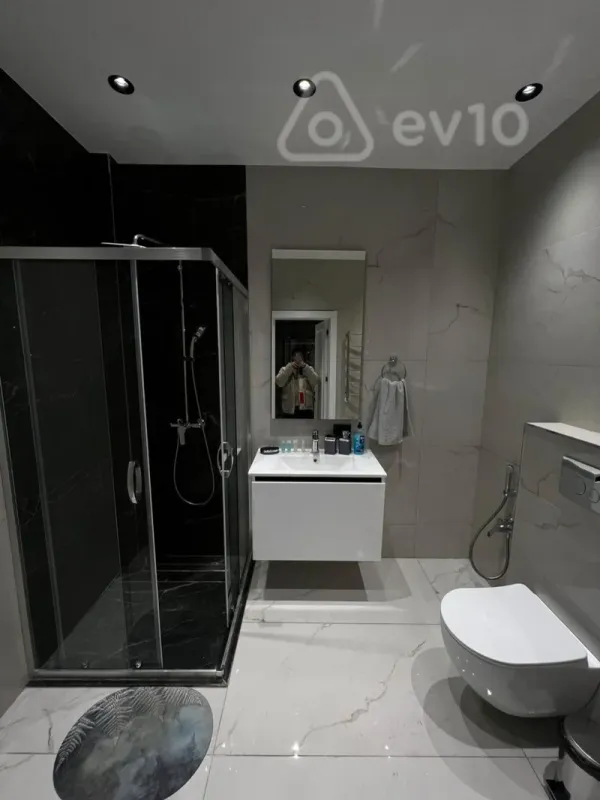 Kirayə verilir 2 otaqlı yeni tikili 72 m²