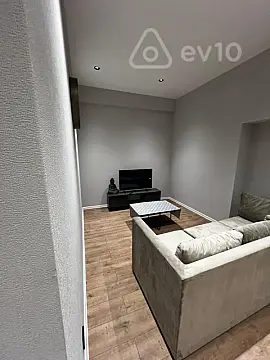 Kirayə verilir 2 otaqlı yeni tikili 72 m²
