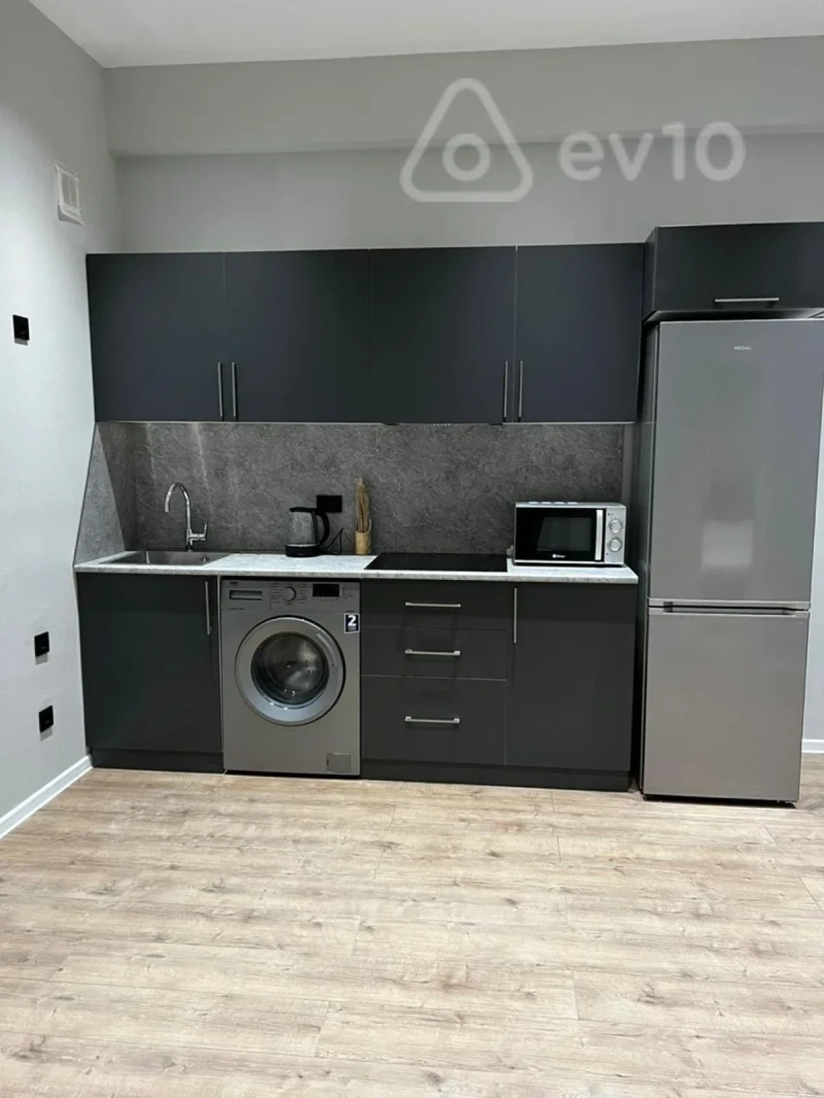 Kirayə verilir 2 otaqlı yeni tikili 72 m²