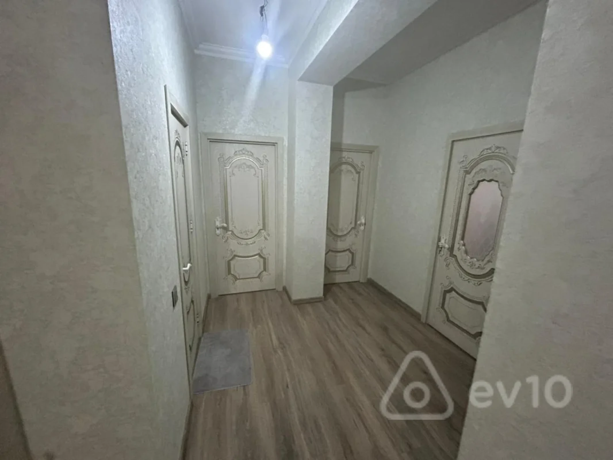 Satılır 3 otaqlı yeni tikili 120 m²