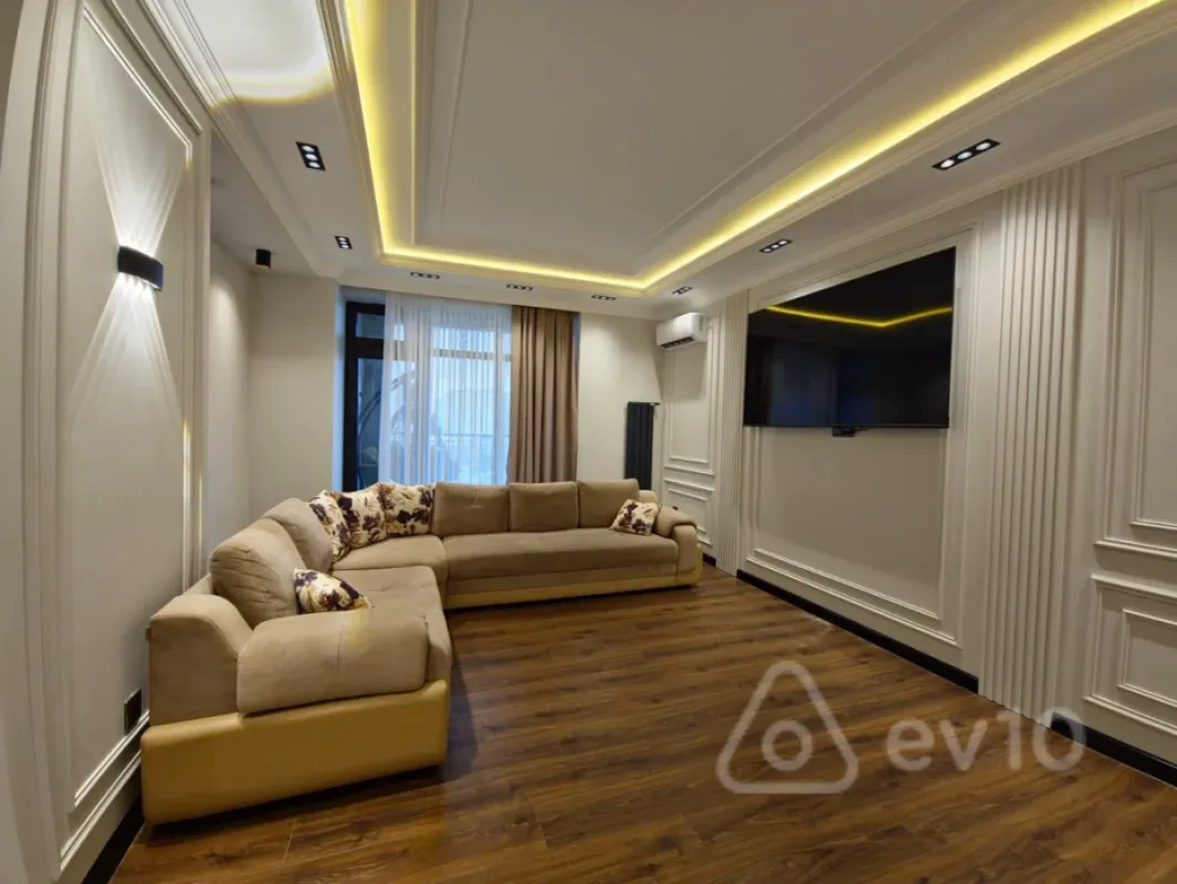 Kirayə verilir 3 otaqlı yeni tikili 150 m²