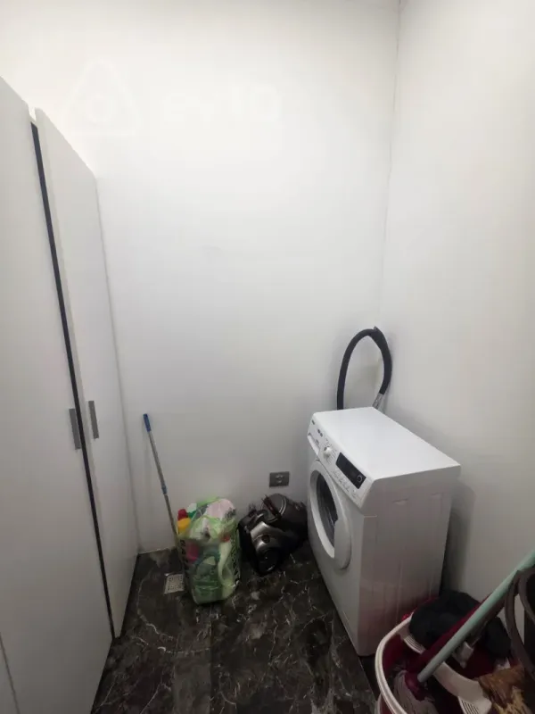 Kirayə verilir 3 otaqlı yeni tikili 150 m²