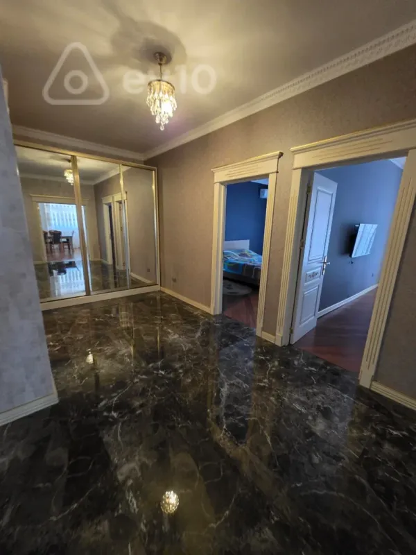 Kirayə verilir 3 otaqlı yeni tikili 150 m²