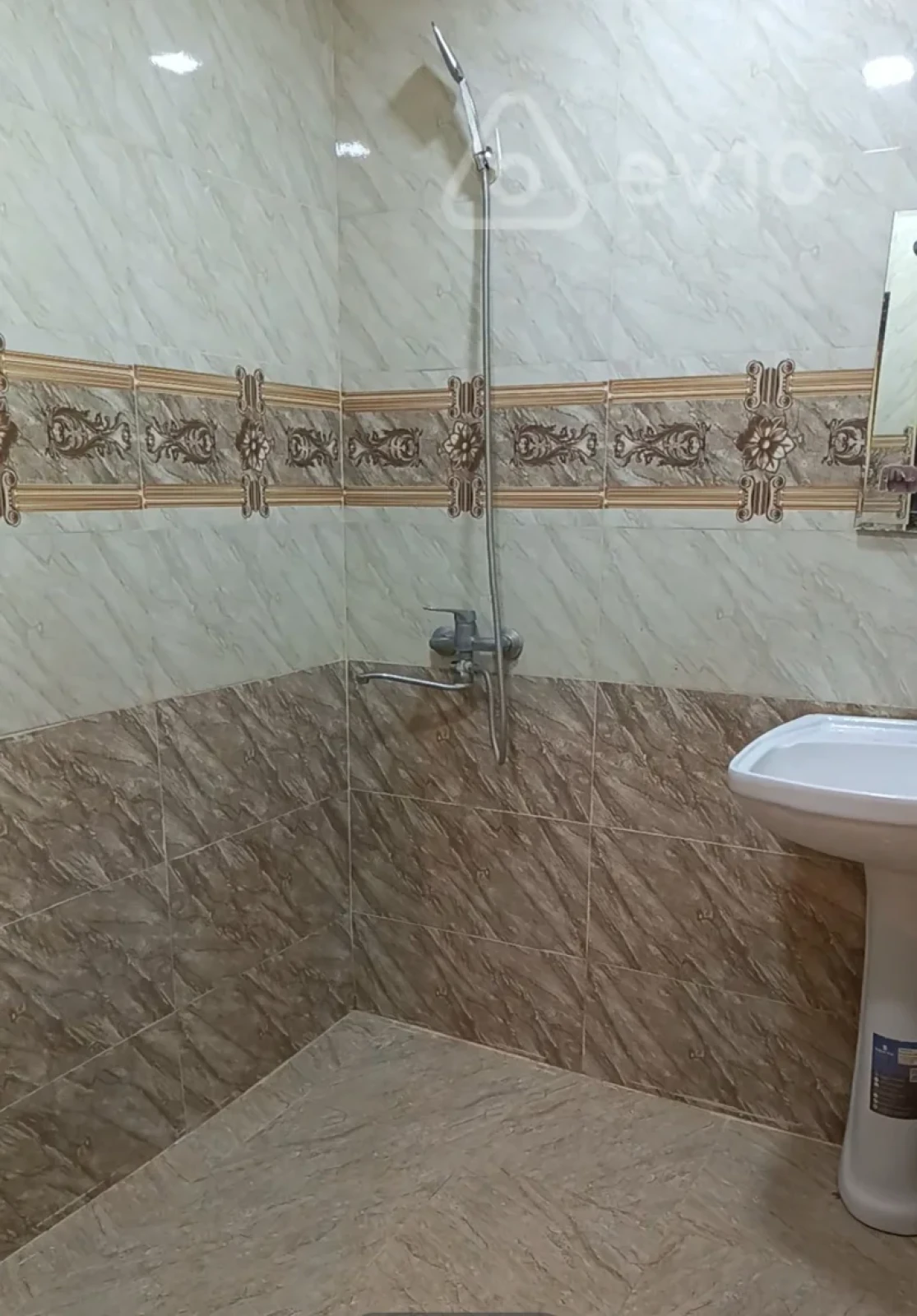 Kirayə verilir 2 otaqlı köhnə tikili 65 m²