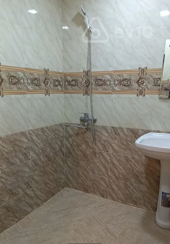 Kirayə verilir 2 otaqlı köhnə tikili 65 m²