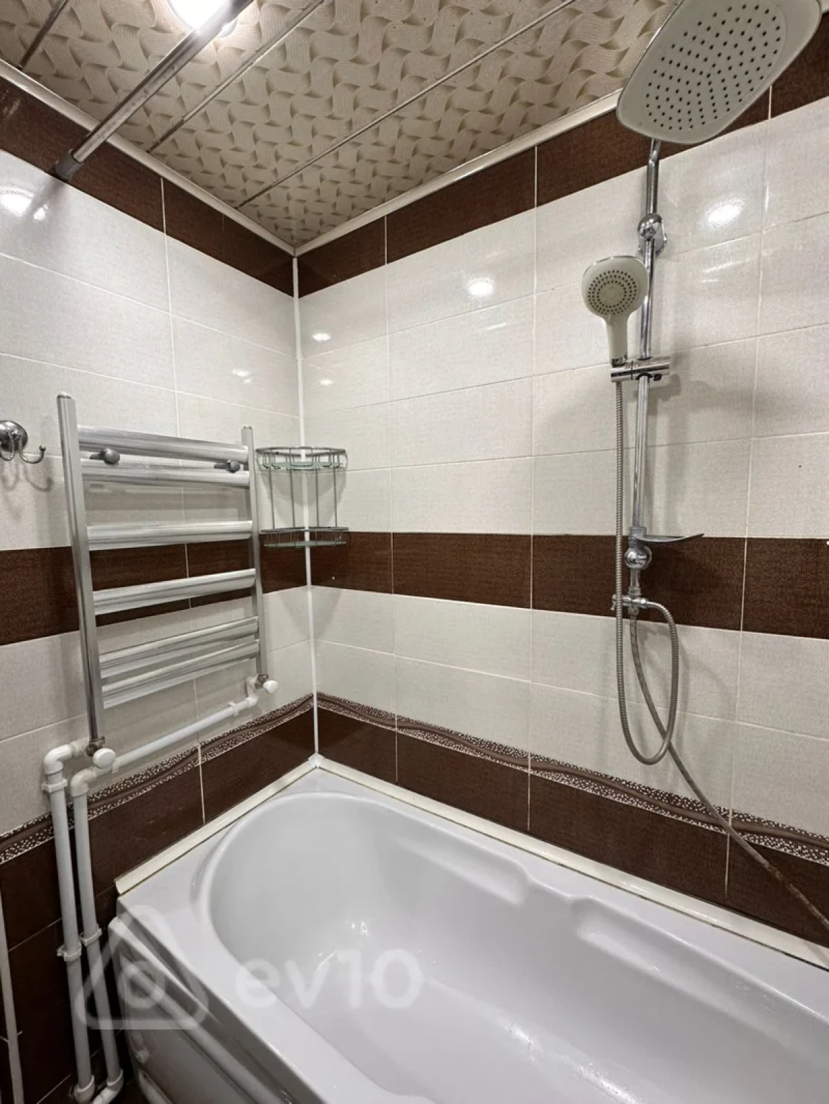 Kirayə verilir 3 otaqlı köhnə tikili 85 m²