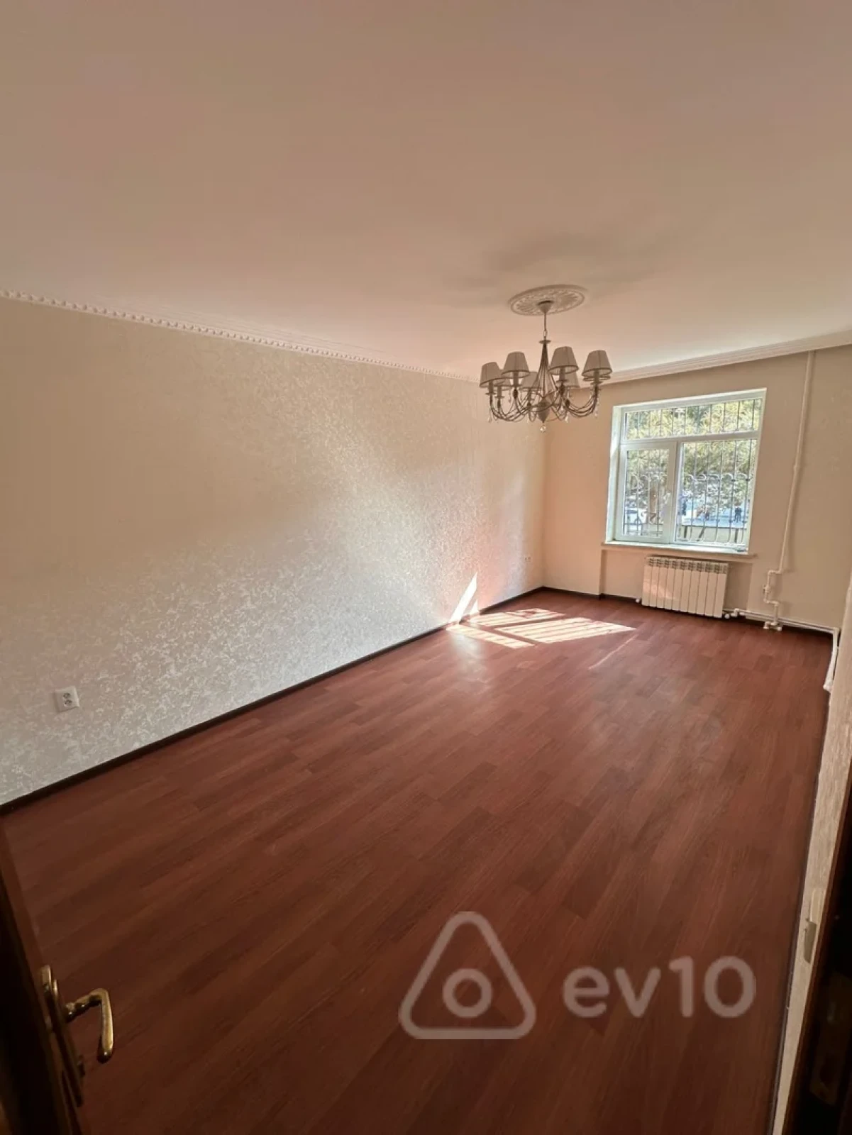 Kirayə verilir 3 otaqlı köhnə tikili 85 m²