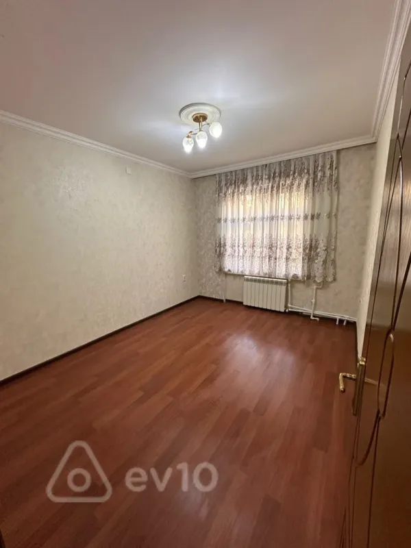 Kirayə verilir 3 otaqlı köhnə tikili 85 m²