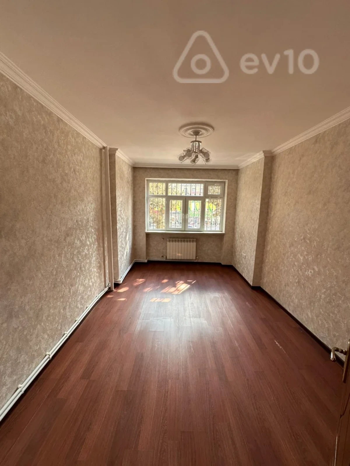 Kirayə verilir 3 otaqlı köhnə tikili 85 m²