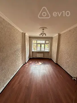 Kirayə verilir 3 otaqlı köhnə tikili 85 m²