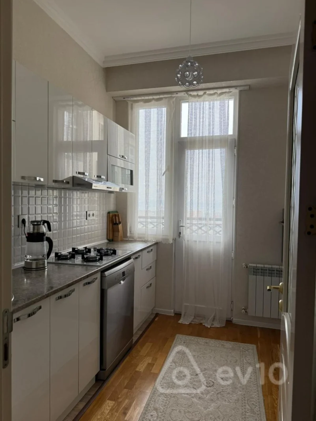 Satılır 2 otaqlı yeni tikili 63 m²