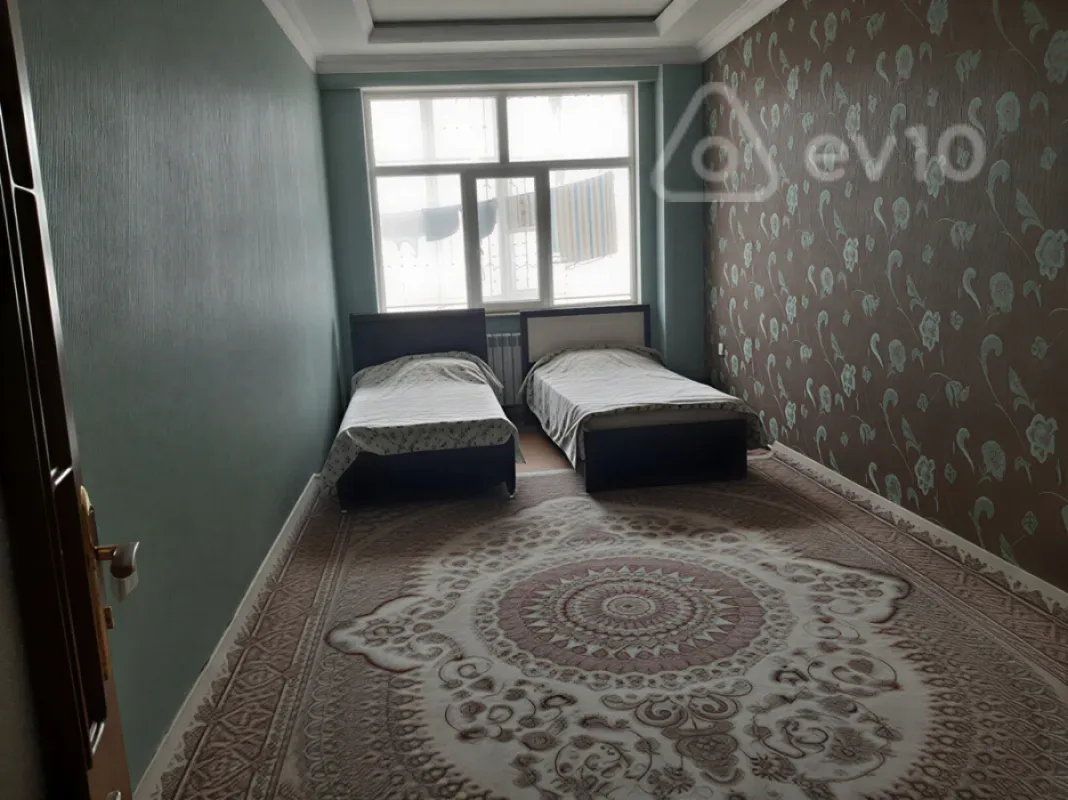 Kirayə verilir 4 otaqlı yeni tikili 150 m²