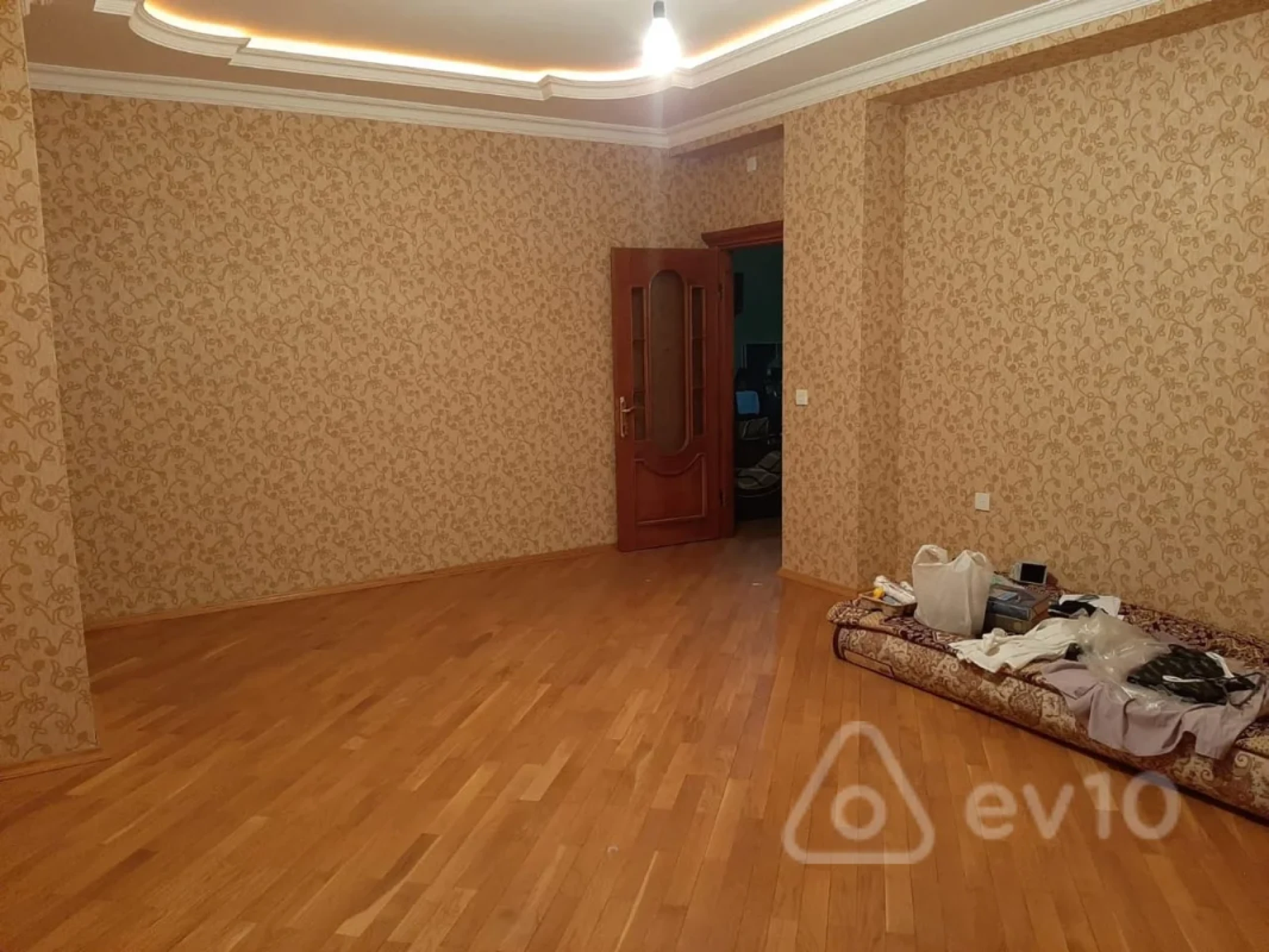Kirayə verilir 4 otaqlı yeni tikili 150 m²