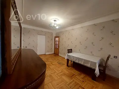 Kirayə verilir 3 otaqlı köhnə tikili 63 m²