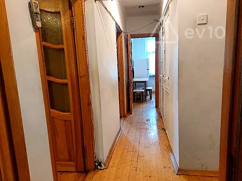 Kirayə verilir 3 otaqlı köhnə tikili 63 m²