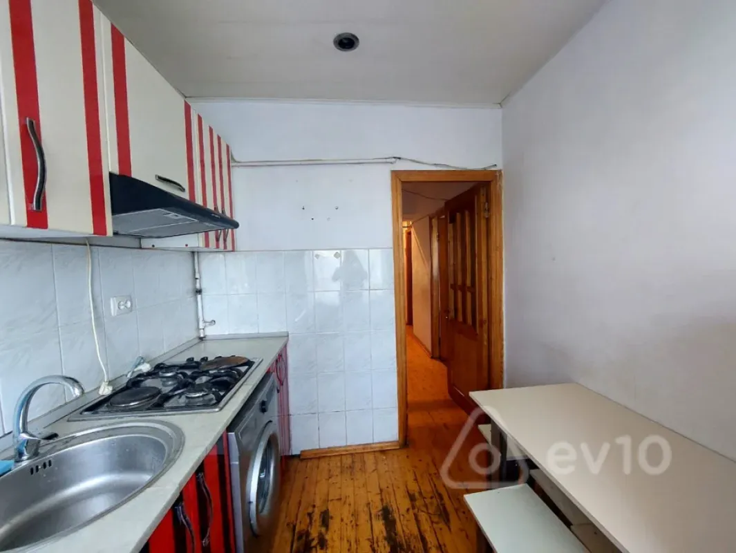 Kirayə verilir 3 otaqlı köhnə tikili 63 m²