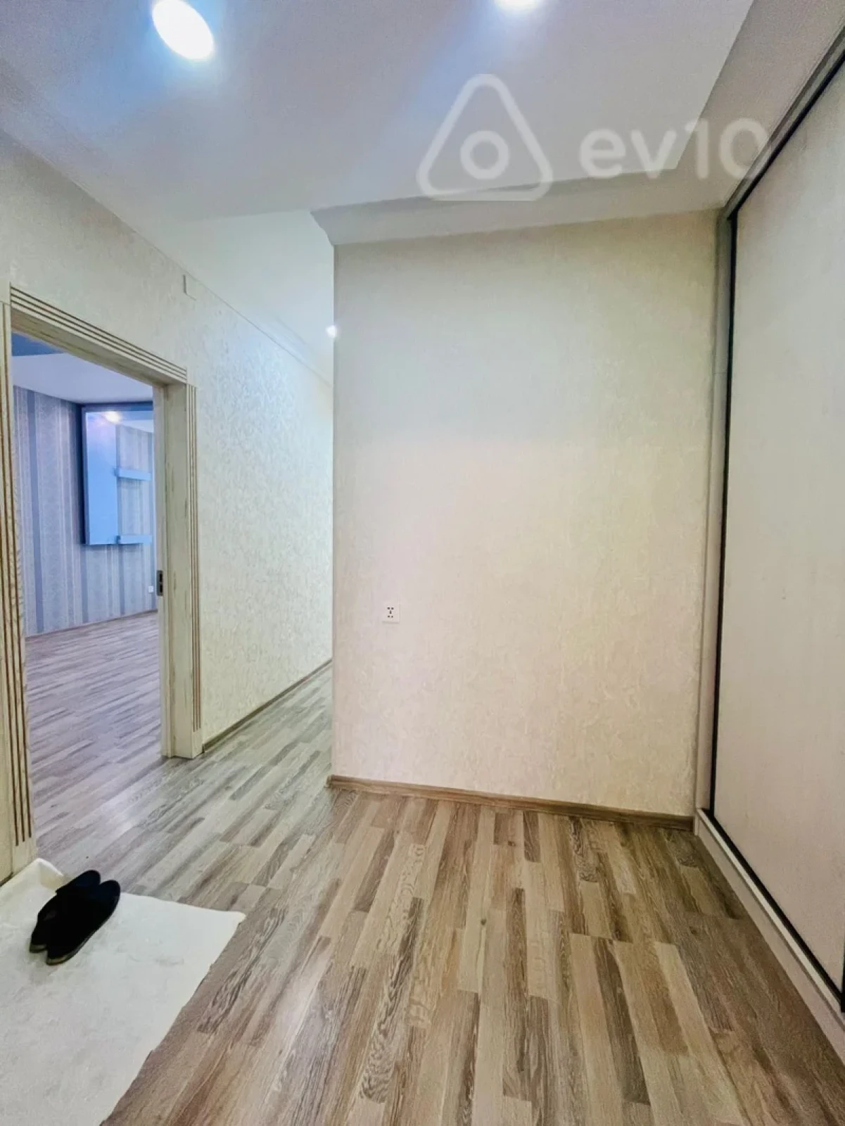Satılır 2 otaqlı köhnə tikili 60 m²
