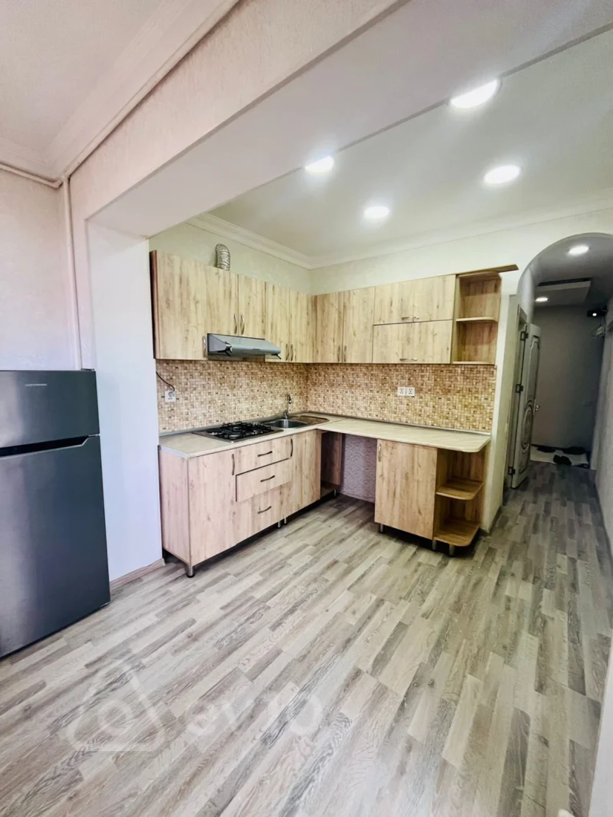 Satılır 2 otaqlı köhnə tikili 60 m²