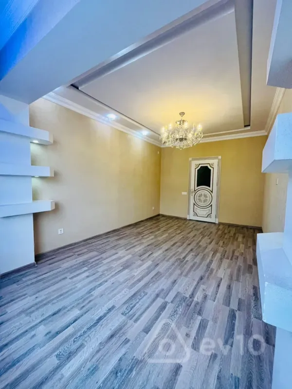 Satılır 2 otaqlı köhnə tikili 60 m²