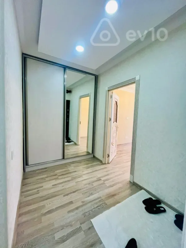 Satılır 2 otaqlı köhnə tikili 60 m²