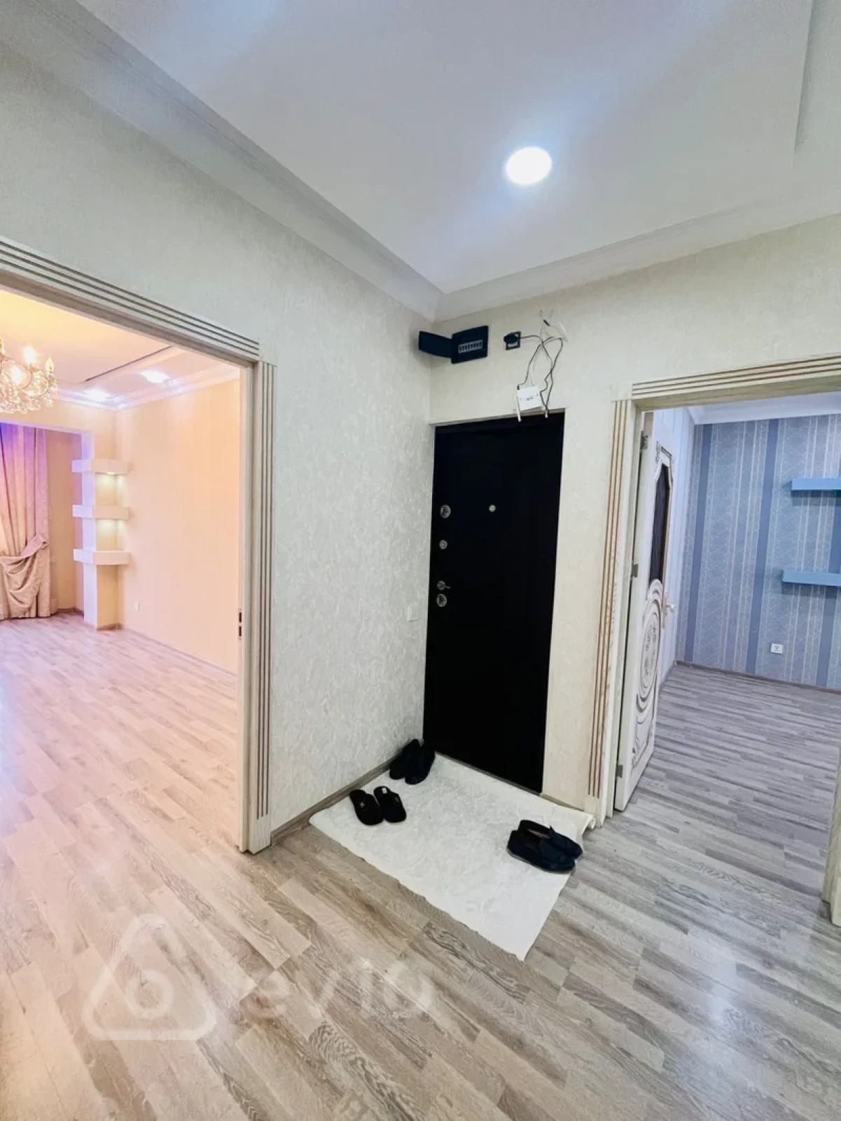 Satılır 2 otaqlı köhnə tikili 60 m²