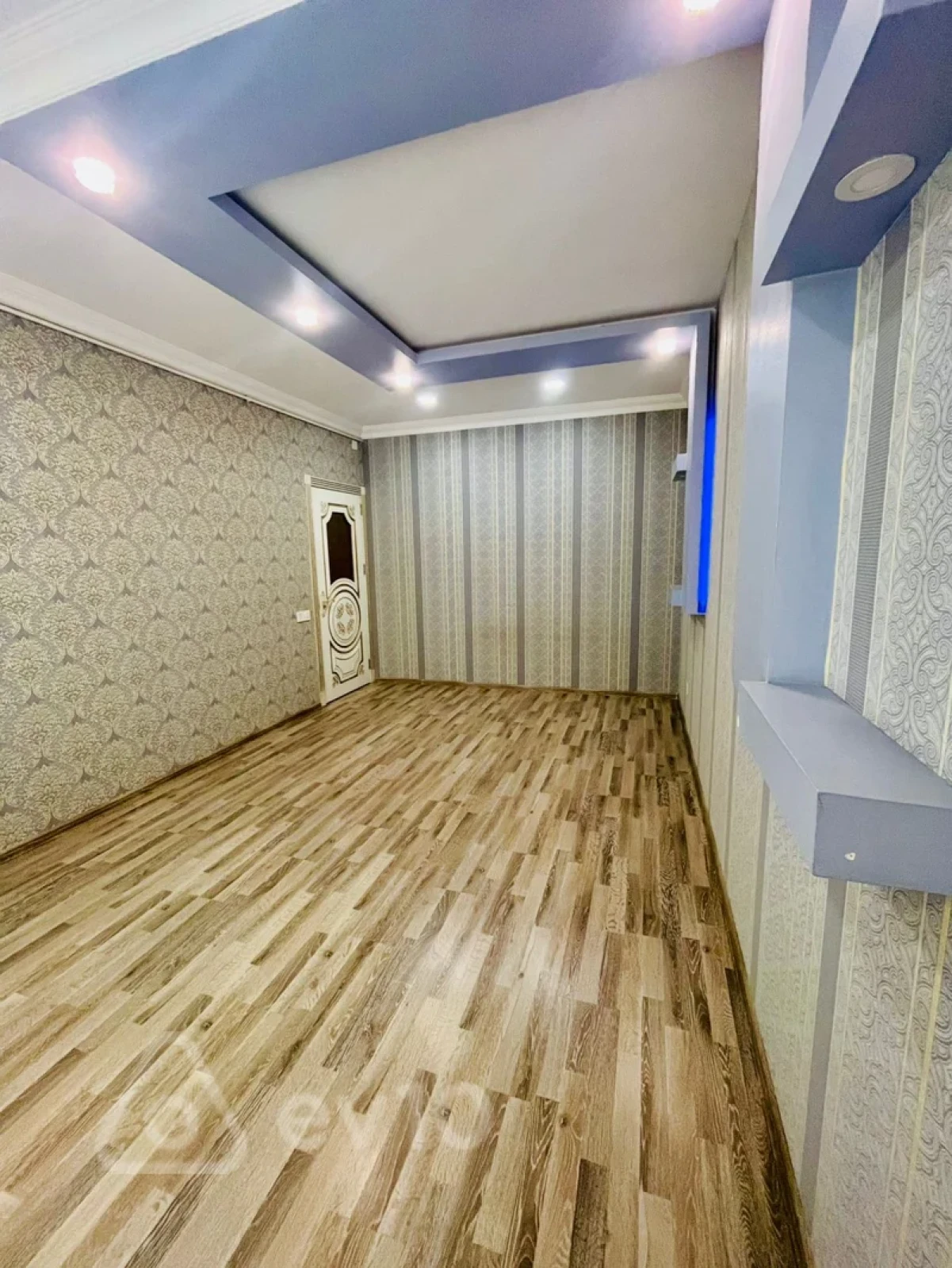 Satılır 2 otaqlı köhnə tikili 60 m²