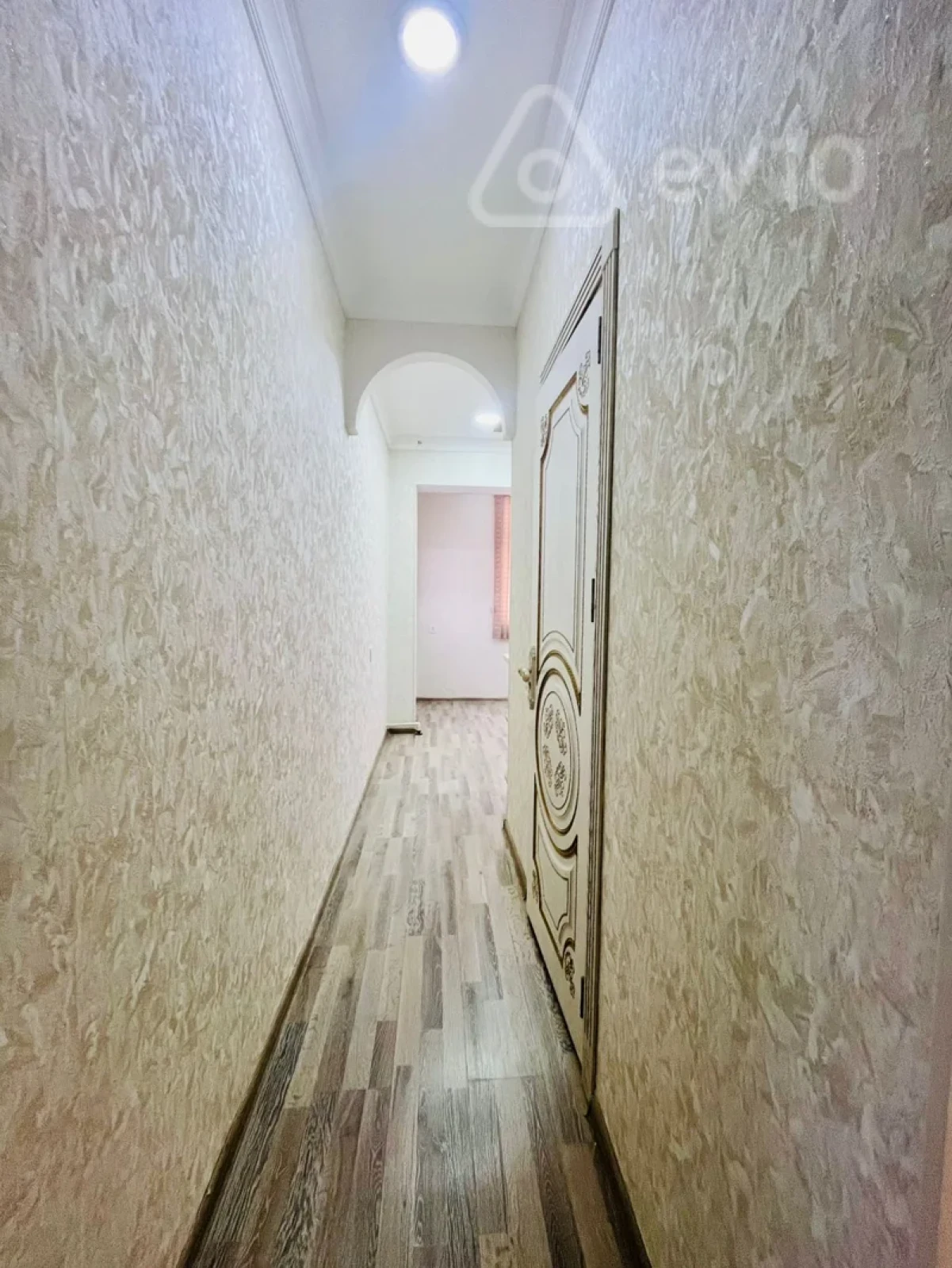 Satılır 2 otaqlı köhnə tikili 60 m²