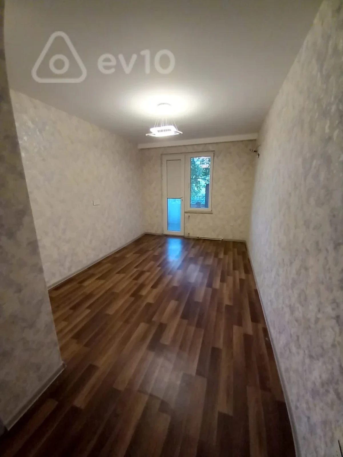 Satılır 3 otaqlı köhnə tikili 92 m²
