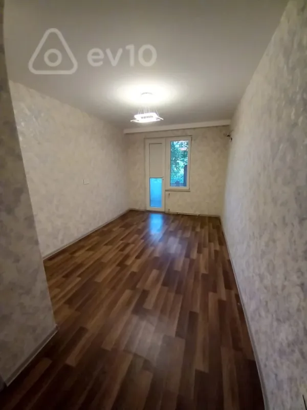 Satılır 3 otaqlı köhnə tikili 92 m²