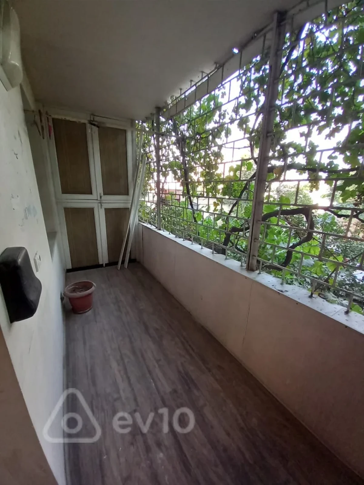 Satılır 3 otaqlı köhnə tikili 92 m²