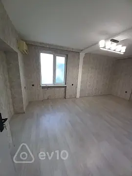 Satılır 3 otaqlı köhnə tikili 92 m²
